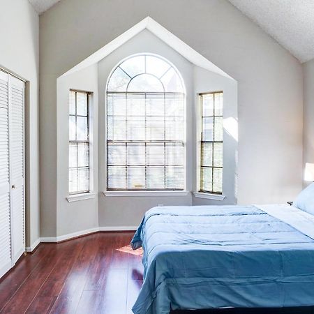 Lovely 2 Bedroom, 1 Bath Condo With Pools And Gym. Houston Buitenkant foto