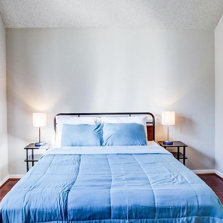 Lovely 2 Bedroom, 1 Bath Condo With Pools And Gym. Houston Buitenkant foto