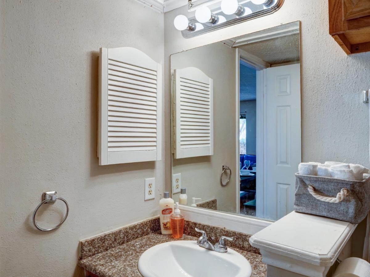 Lovely 2 Bedroom, 1 Bath Condo With Pools And Gym. Houston Buitenkant foto