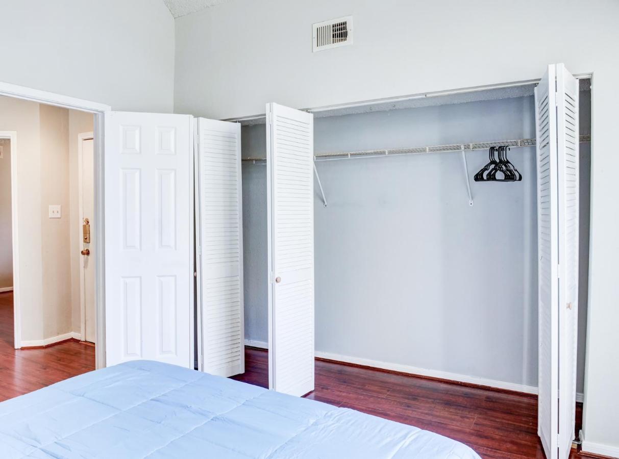 Lovely 2 Bedroom, 1 Bath Condo With Pools And Gym. Houston Buitenkant foto
