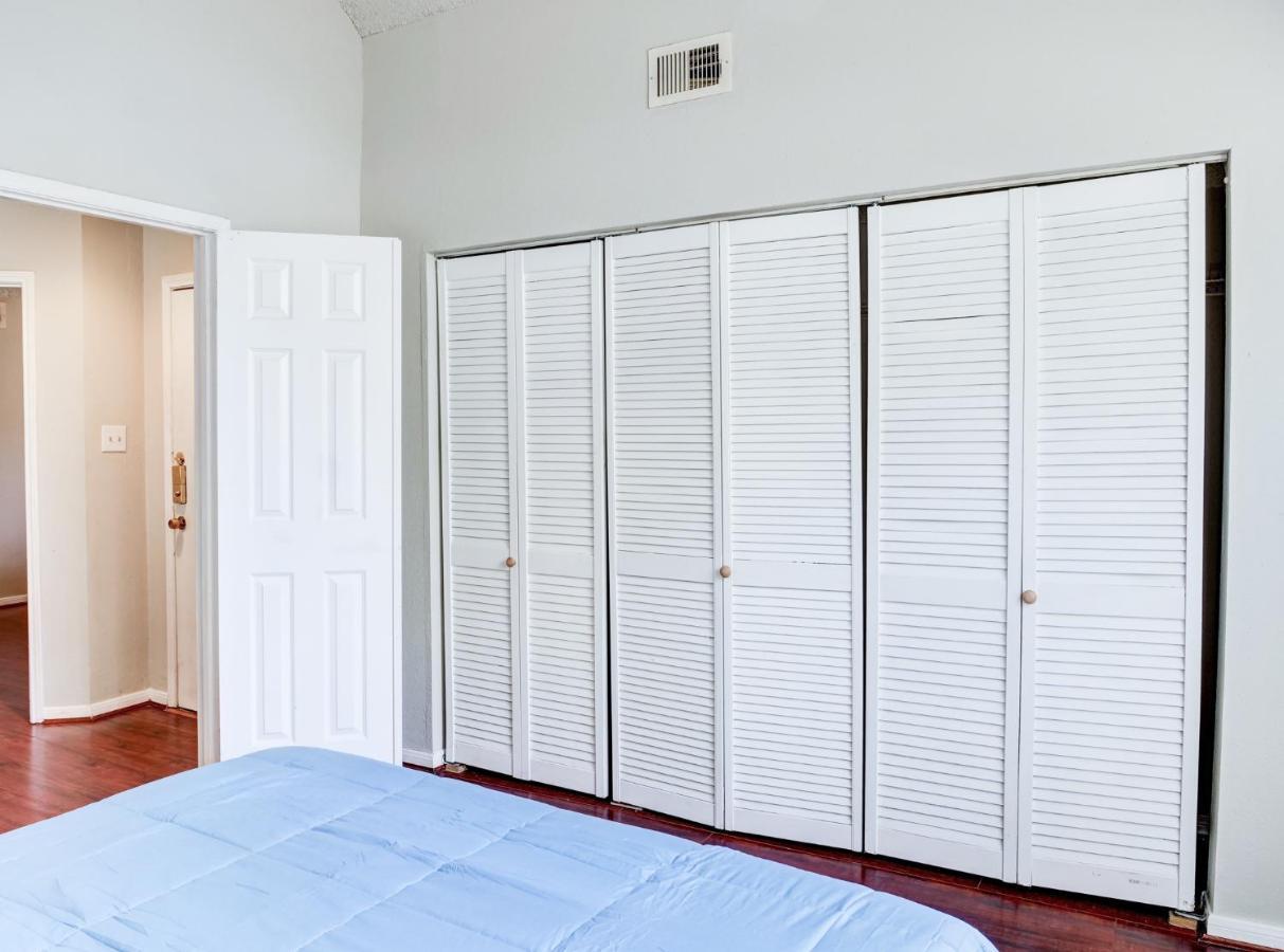 Lovely 2 Bedroom, 1 Bath Condo With Pools And Gym. Houston Buitenkant foto