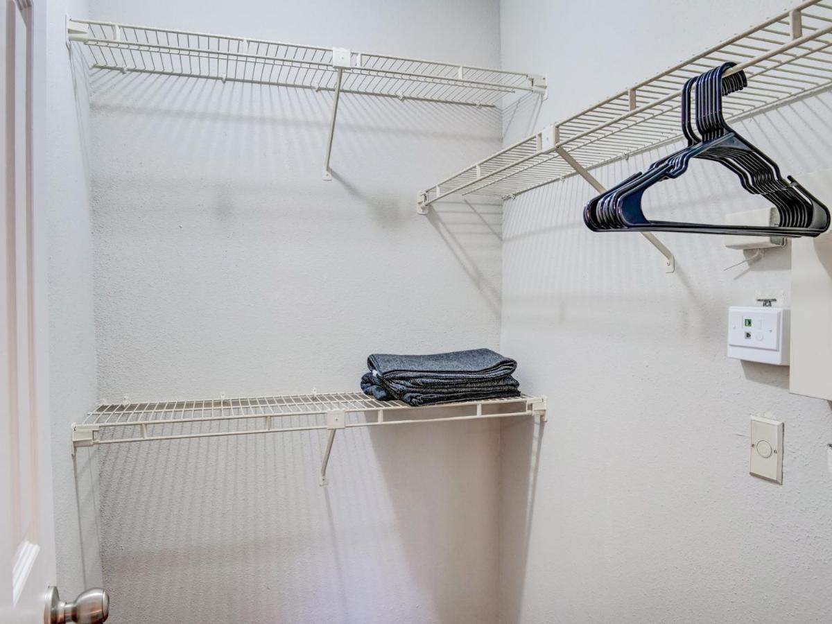 Lovely 2 Bedroom, 1 Bath Condo With Pools And Gym. Houston Buitenkant foto