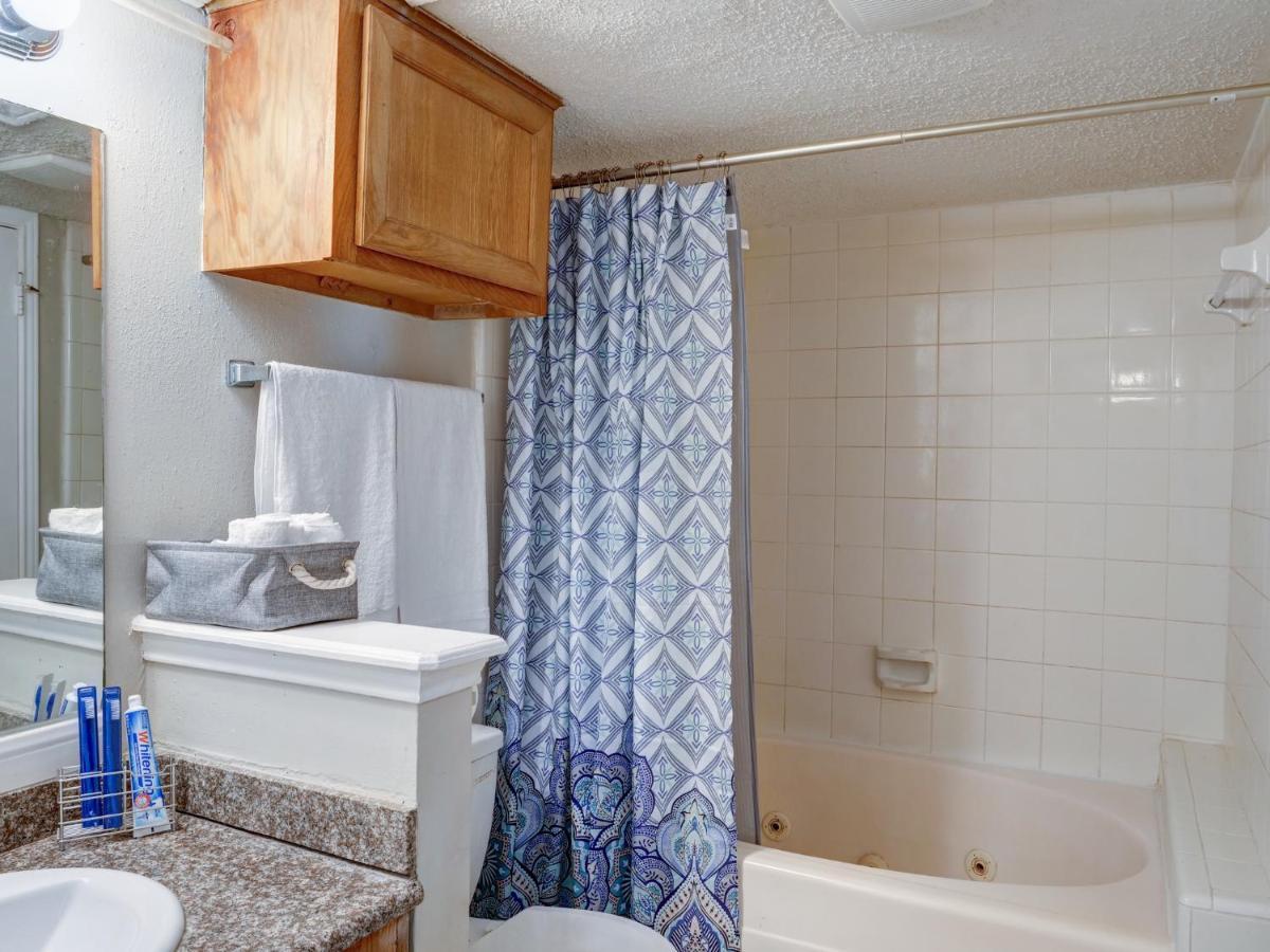 Lovely 2 Bedroom, 1 Bath Condo With Pools And Gym. Houston Buitenkant foto